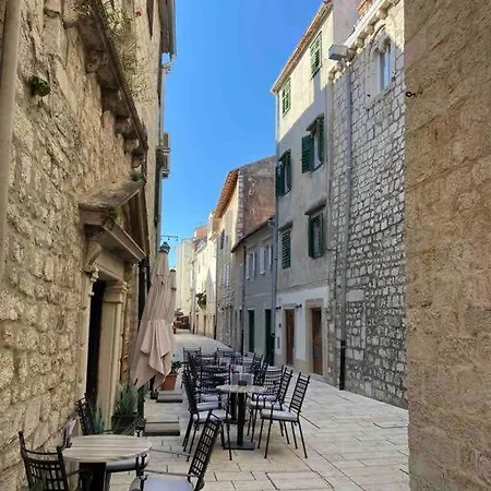 Modern In The Heart Of Old Town Appartamento